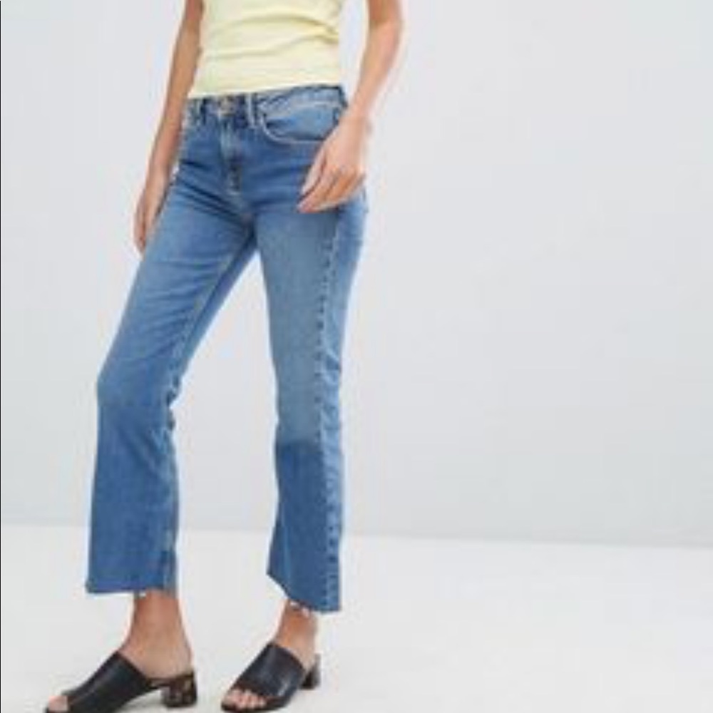 New Look Kick Flare Frayed Cropped Jeans